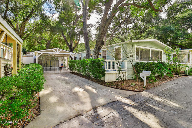 90 Sherwood Drive, Westlake Village CA: https://media.crmls.org/mediaz/0c95884d-4caa-400f-8fd5-bfcd0492bab5.jpg