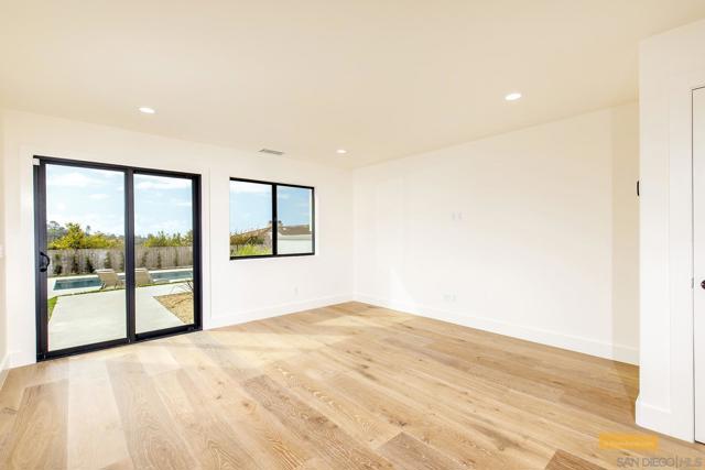 2641 Costebelle Dr, La Jolla CA: https://media.crmls.org/mediaz/0c9589f9-fcda-401a-9a29-a58fe57269c1.jpg