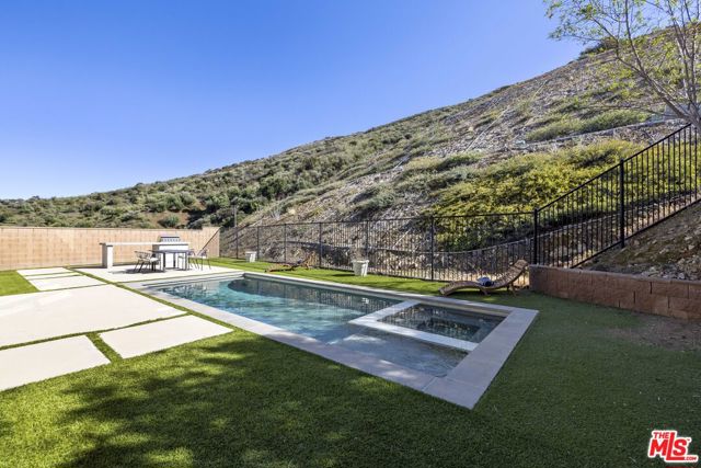 24220 Sterling Ranch Road, West Hills CA: https://media.crmls.org/mediaz/0c95f1f0-30da-469a-8609-727bc07d437e.jpg