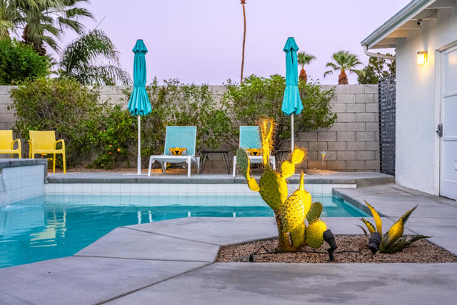 748 N Calle Rolph, Palm Springs, CA 92262