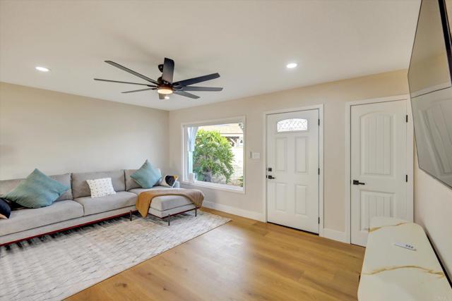 Detail Gallery Image 8 of 75 For 4107 Cole Way, San Diego,  CA 92117 - 3 Beds | 2 Baths