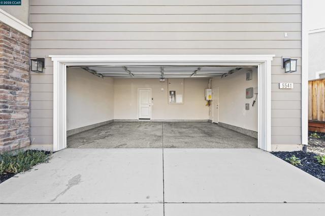 5541 Promontory Way, Antioch CA: https://media.crmls.org/mediaz/0c9708ee-78fc-4057-9712-0b8993e0eef0.jpg