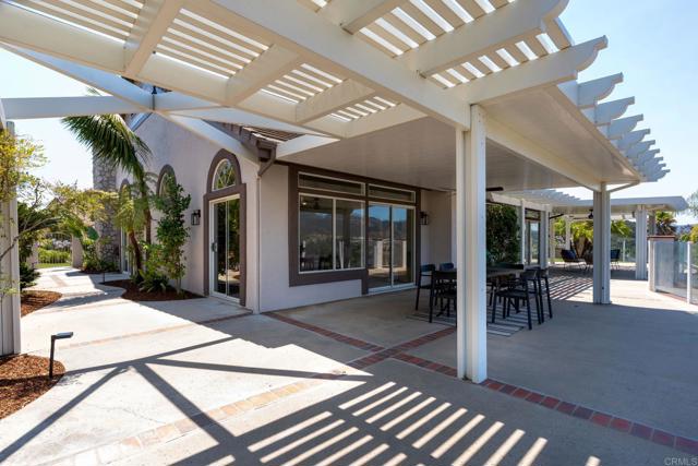 1337 Oak View Way, Escondido CA: https://media.crmls.org/mediaz/0c971fe3-befd-4913-968d-7158725125ff.jpg