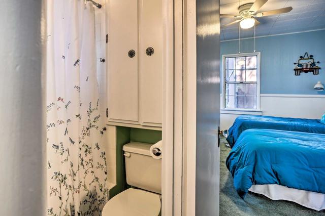 23984 SKYLAND DR, Crestline CA: https://media.crmls.org/mediaz/0c9767f4-b361-40ee-bf62-fb5b60996e40.jpg