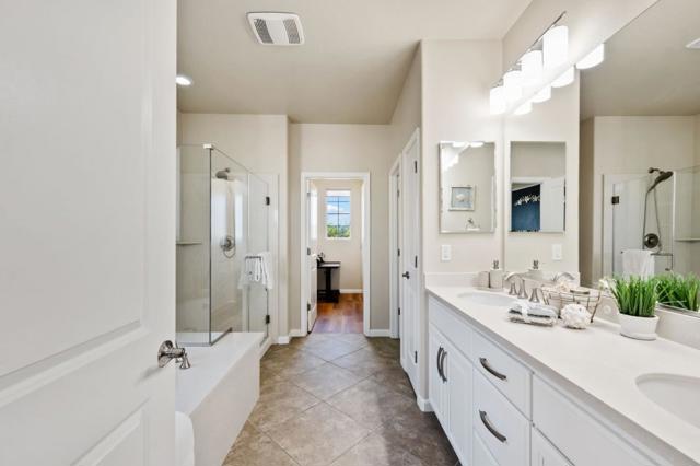 Image 35 of 62 For 32210 Regents Boulevard