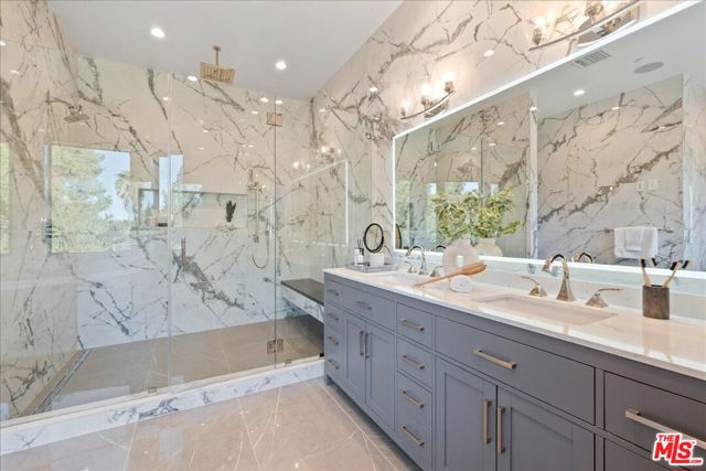 4351 Vanalden Avenue, Tarzana CA: https://media.crmls.org/mediaz/0c98dd4c-f287-4076-b62f-6b9c85ef5360.jpg