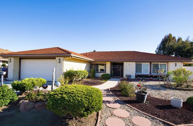 Detail Gallery Image 1 of 26 For 12615 Senda Acantilada, San Diego,  CA 92128 - 3 Beds | 2 Baths