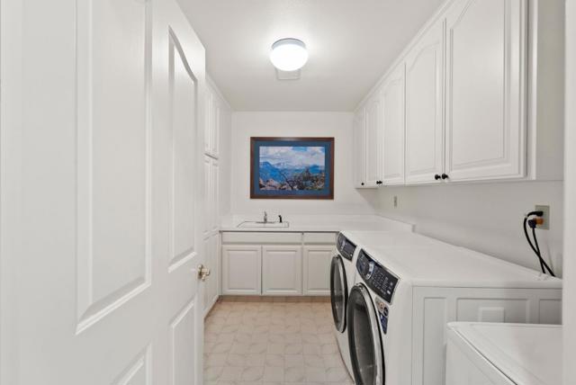 3920 Lakemead Way, Redwood City CA: https://media.crmls.org/mediaz/0c98e7ea-c45e-4836-bcf7-86bcbd1f110c.jpg