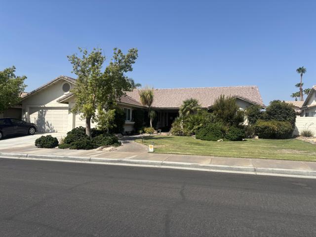 44215 Goldenrod Circle, La Quinta CA: https://media.crmls.org/mediaz/0c98e9d0-5715-4a43-8e49-7a75622a18f1.jpg