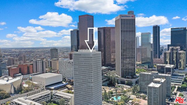 800 W 1st Street, Los Angeles CA: https://media.crmls.org/mediaz/0c9901b0-c731-4a20-bab4-abcbf54a55d1.jpg