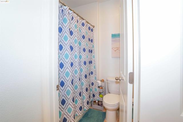 298 McClelland Way, Oakley CA: https://media.crmls.org/mediaz/0c99b959-9930-4c55-83b3-35335af254c1.jpg