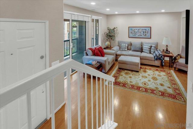 938 Camino De La Reina, San Diego CA: https://media.crmls.org/mediaz/0c99c97e-0678-45be-bd76-edd06a3f1920.jpg