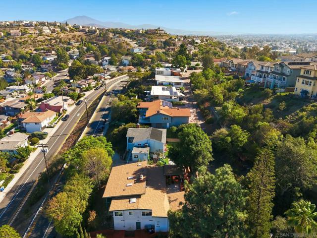 4040 Yale Ave, La Mesa CA: https://media.crmls.org/mediaz/0c9a0202-be04-49dd-bb1d-59be329a4167.jpg