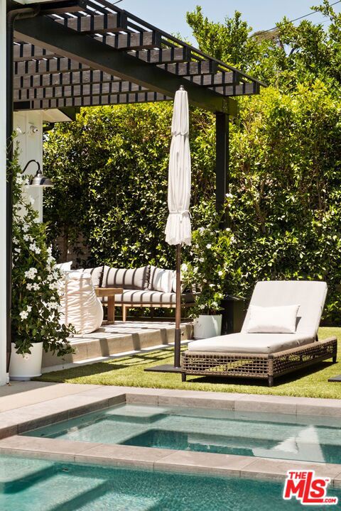 5328 Allott Avenue, Sherman Oaks CA: https://media.crmls.org/mediaz/0c9a3cd5-e66d-4b50-9f03-5f6e30416a54.jpg