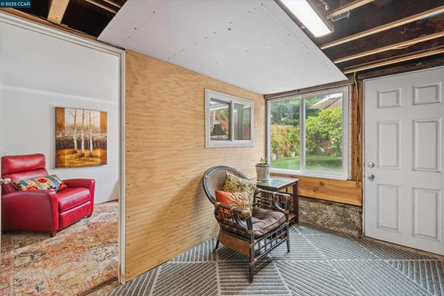 1118 GENEVA AVE, San Francisco CA: https://media.crmls.org/mediaz/0c9a4021-dca8-43c5-9a9d-f167c9a7cb30.jpg