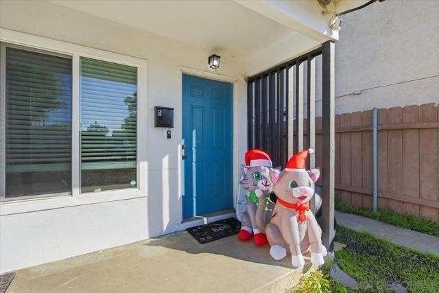 835 Colorado Ave, Chula Vista CA: https://media.crmls.org/mediaz/0c9ab155-c70b-4621-b14a-28950886af15.jpg
