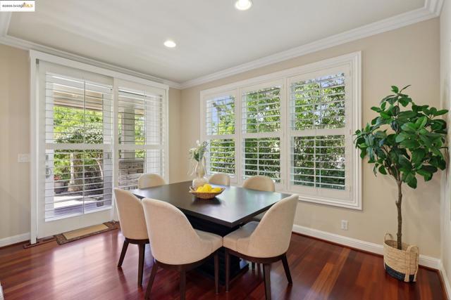 125 Mystic Pl, Alamo CA: https://media.crmls.org/mediaz/0c9ae41f-f0e7-47cf-abb0-af9b53331bec.jpg