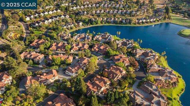3051 Tahoe Pl, San Ramon CA: https://media.crmls.org/mediaz/0c9b20ab-d43d-40a4-a791-74ebabd335a9.jpg