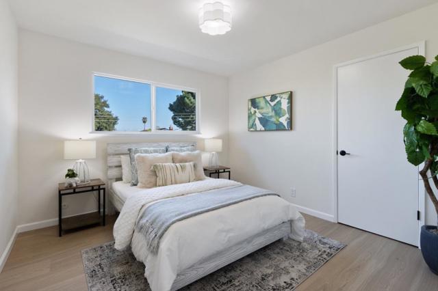 Image 38 of 55 For 868 Laburnum Drive