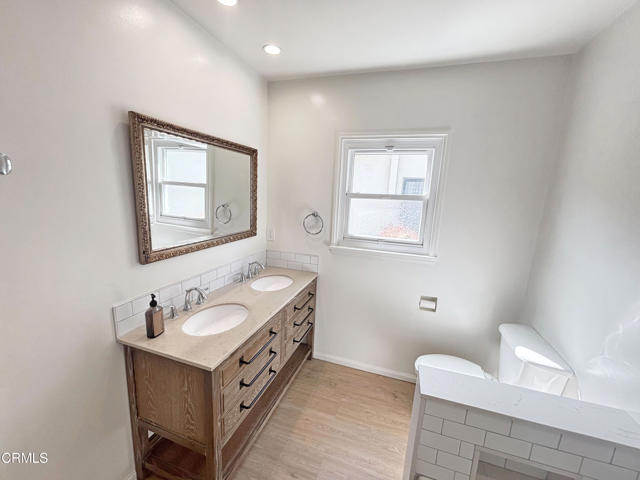 Detail Gallery Image 15 of 23 For 1708 Beverly Dr, Pasadena,  CA 91104 - 3 Beds | 2 Baths