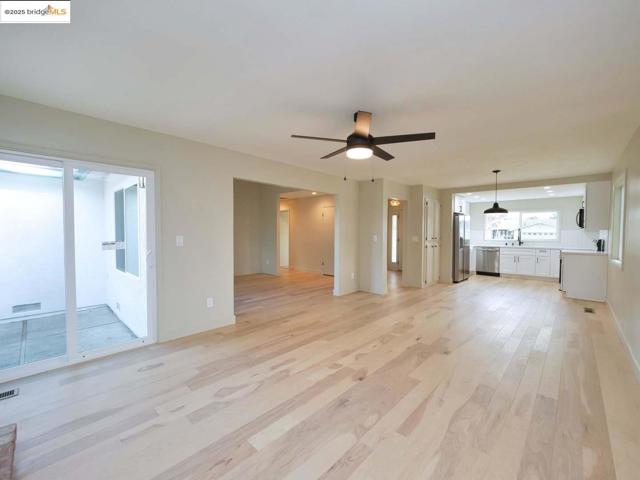 2112 Matthew CT, Pittsburg CA: https://media.crmls.org/mediaz/0c9bdb63-902e-459b-a9e7-1a4e062002ce.jpg