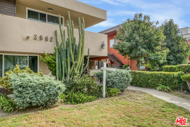 3662 Keystone Avenue, Los Angeles CA: https://media.crmls.org/mediaz/0c9bf214-abb3-4b62-becd-2fdb9b70dc16.jpg
