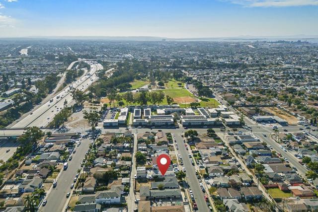 745 West St, San Diego CA: https://media.crmls.org/mediaz/0c9c47d9-9b46-42e3-94c0-bb4a7cc94348.jpg