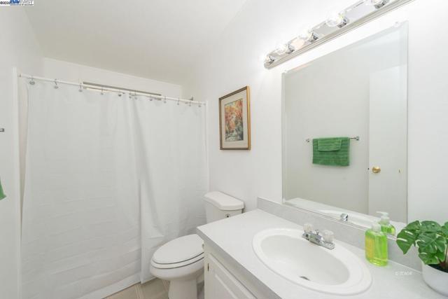 430 Bridge Rd, Douglas City CA: https://media.crmls.org/mediaz/0c9cf8b8-0ba4-4903-afbb-92721e38f218.jpg