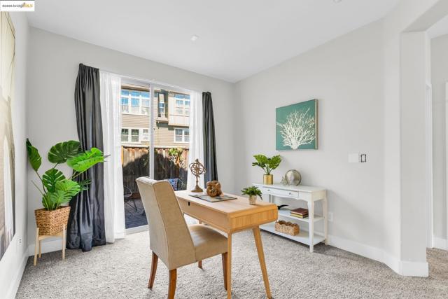 6063 Old Quarry Loop, Oakland CA: https://media.crmls.org/mediaz/0c9da8c9-1dd4-4541-ad02-d6b4876cfb82.jpg