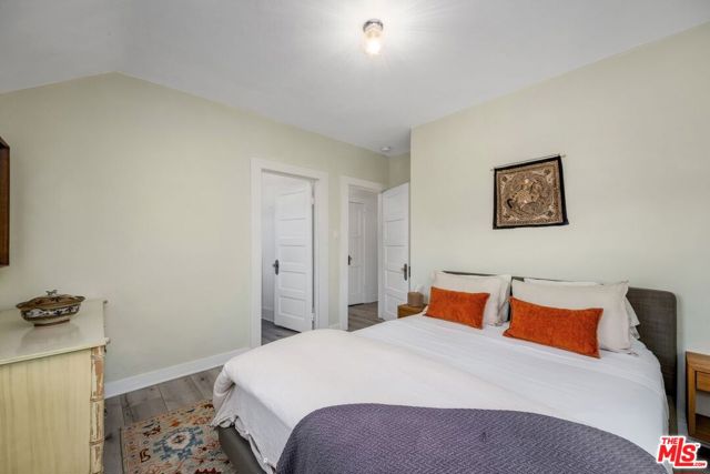 1631 Champlain Terrace, Los Angeles CA: https://media.crmls.org/mediaz/0c9e2e1c-f4a9-47c0-84b1-d1d7ae9463e5.jpg
