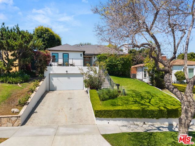 1839 Preuss Road, Los Angeles CA: https://media.crmls.org/mediaz/0c9fc8dc-1158-4d9e-b055-cd1d661134ae.jpg