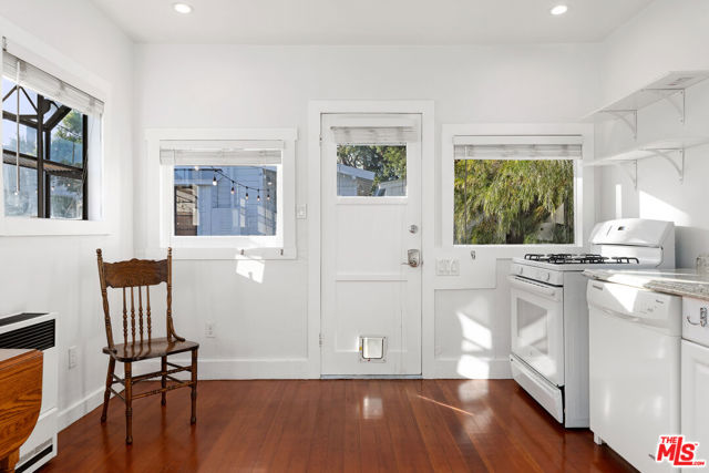 912 Victoria Avenue photo 29