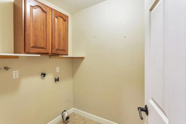60 Toyon Way, Carmel Valley CA: https://media.crmls.org/mediaz/0ca18af7-1138-4a2b-aae9-6a168cd902a1.jpg