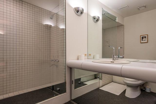 520 W ViA Lola, Palm Springs CA: https://media.crmls.org/mediaz/0ca1b97a-08c9-42b9-a32e-83fe42999d2b.jpg