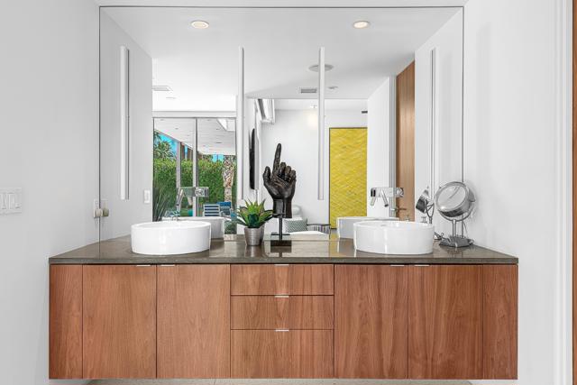 633 N Belardo Road, Palm Springs CA: https://media.crmls.org/mediaz/0ca44cb4-182f-4d74-a3f5-2d766d3f63d6.jpg