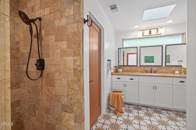 1195 Rancho Court, Ojai CA: https://media.crmls.org/mediaz/0ca4b496-85b1-4162-be34-4d9b8b8677d7.jpg