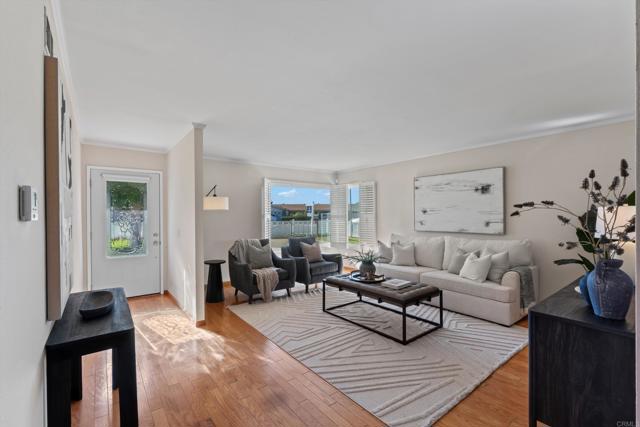 Detail Gallery Image 2 of 51 For 3216 Keokuk Ct, San Diego,  CA 92117 - 3 Beds | 2 Baths