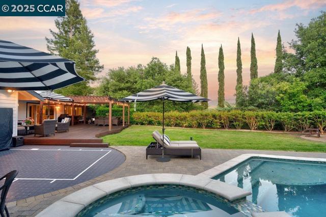314 Draeger Dr, Moraga CA: https://media.crmls.org/mediaz/0ca55db4-1410-44e8-8b6d-ff43cbf4c8a4.jpg