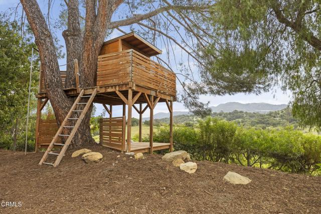 1920 Tiara Drive, Ojai CA: https://media.crmls.org/mediaz/0ca59466-db38-4545-b589-6daff8e7e3b2.jpg
