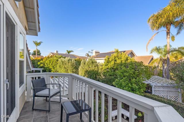 2106 Fox Den Court, Oxnard CA: https://media.crmls.org/mediaz/0ca5bb3e-aa77-4f95-b82a-bec92c2cc1d9.jpg