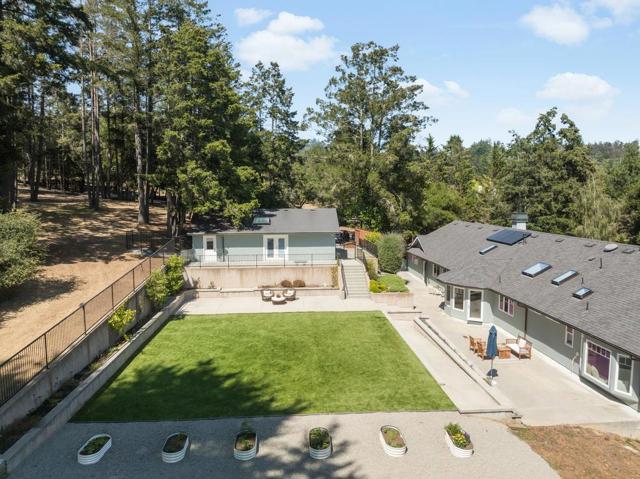 121 Day Valley Lane, Aptos CA: https://media.crmls.org/mediaz/0ca5c59b-e344-4114-aea8-f07361fef7f1.jpg