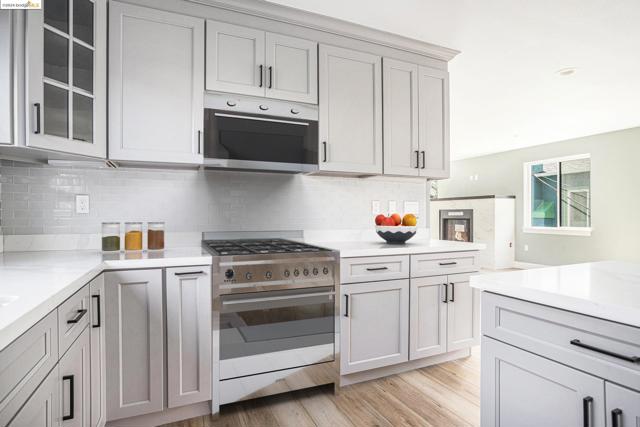 Image 10 of 55 For 2804 Acton St