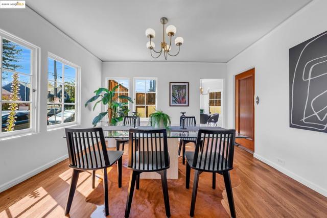 5605 Picardy Dr, Oakland CA: https://media.crmls.org/mediaz/0ca7107f-f7bc-4385-b99e-c2b97ba01140.jpg