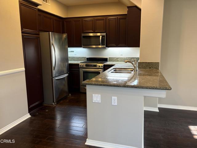 Detail Gallery Image 7 of 17 For 3151 Lisbon Ln, Oxnard,  CA 93036 - 3 Beds | 2 Baths