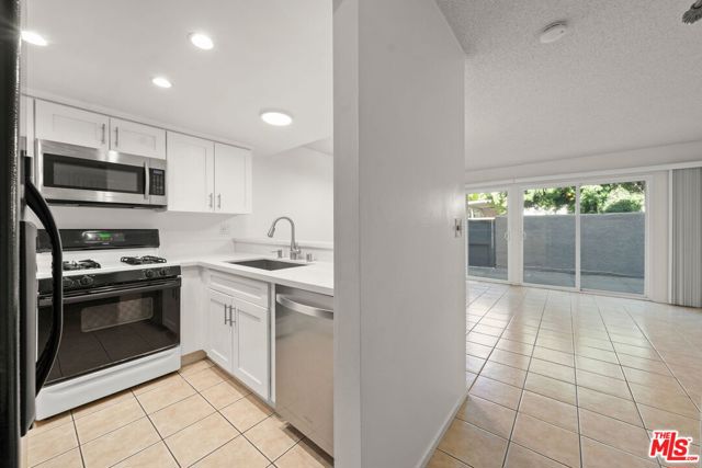 1718 Puente Avenue, Baldwin Park CA: https://media.crmls.org/mediaz/0ca76bf7-4295-46c0-b41f-40368ff365b0.jpg