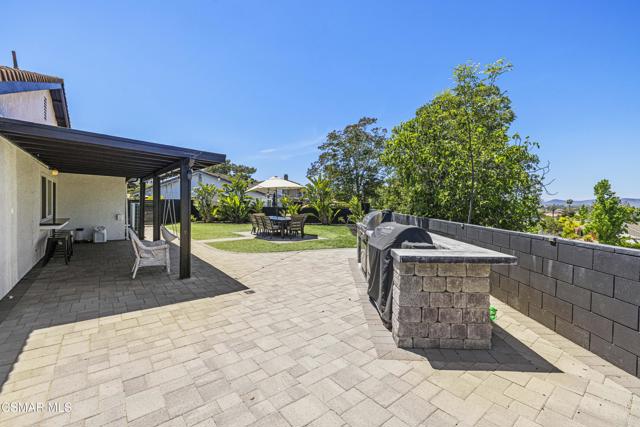 915 W Marcello Avenue, Thousand Oaks CA: https://media.crmls.org/mediaz/0ca78361-e645-49e9-b861-bee21fff60ce.jpg