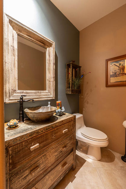 12 Via Elegante, Rancho Mirage CA: https://media.crmls.org/mediaz/0ca7d3ce-157a-44c1-98fb-36c9a826e2a6.jpg