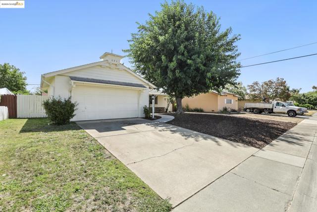 6725 Austin Way, Sacramento CA: https://media.crmls.org/mediaz/0ca8327a-7b61-4f3f-9261-2f2d7b40a707.jpg