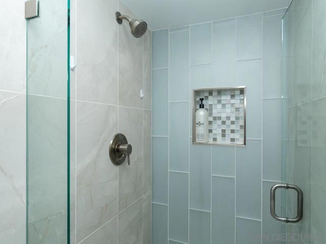 938 Opal St, San Diego CA: https://media.crmls.org/mediaz/0ca83e65-afae-4afd-bb35-1ffaab708998.jpg