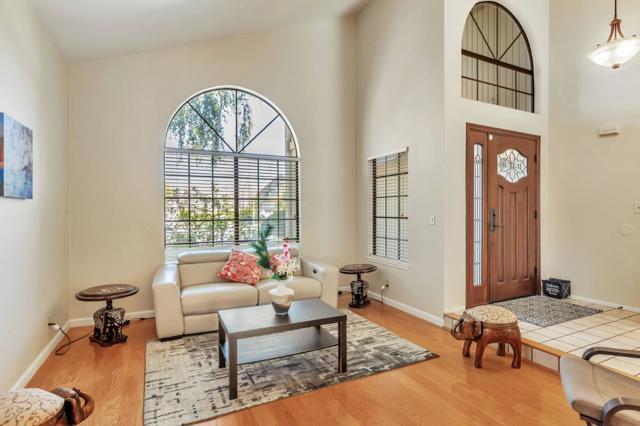 1206 Sycamore Court, Gilroy CA: https://media.crmls.org/mediaz/0ca86767-cc8c-4a50-91be-24b504d0fb2e.jpg